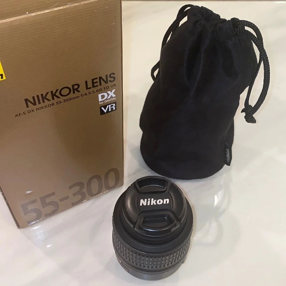 Nikon Nikkor AF-S DX NIKKOR 18-55mm f/4.5-5.6G ED VR Compact Telephoto Lens